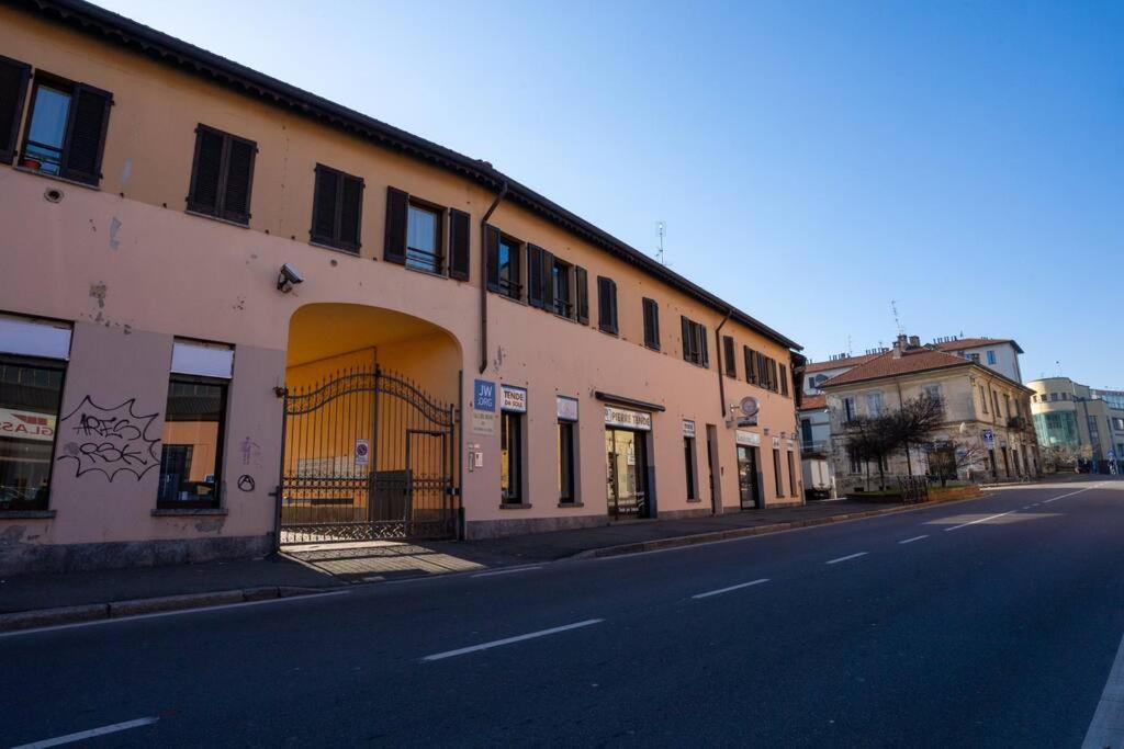 Da Lorenzo - Between Station And Center Monza Exterior photo
